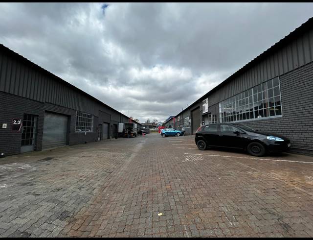 150M² WAREHOUSE TO LET IN WYNBERG